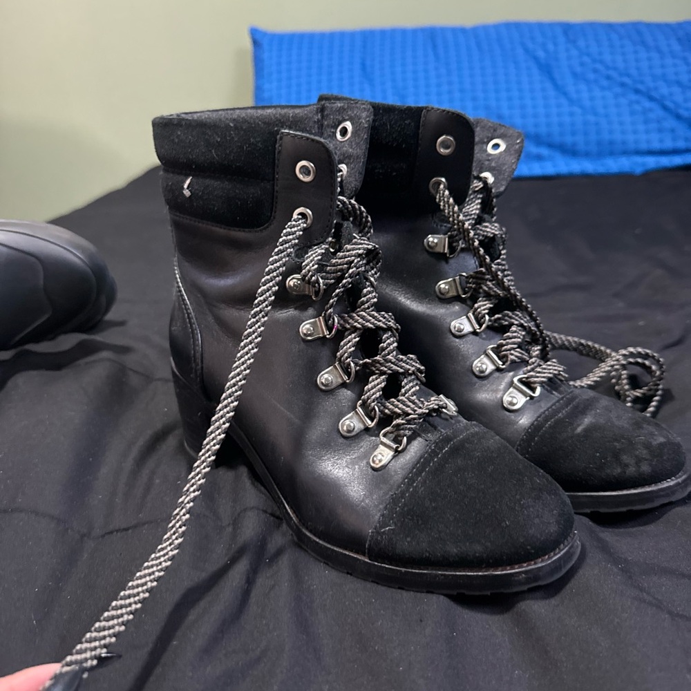 Sam Edelman Black Lace-Up Ankle Boots heel 1 inch